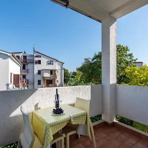 Falcon Apartment Funtana
